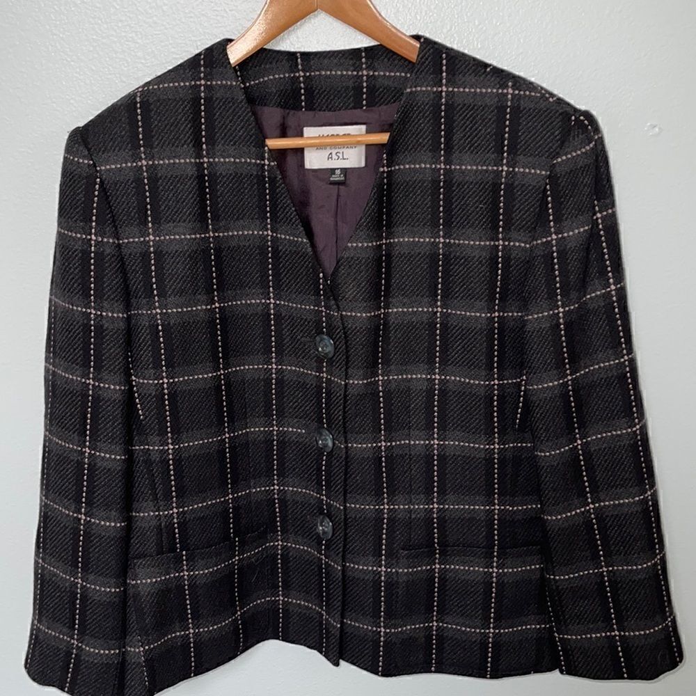 Kasper and Company vintage wool suit jacket.  Size 16. Dark Academia.